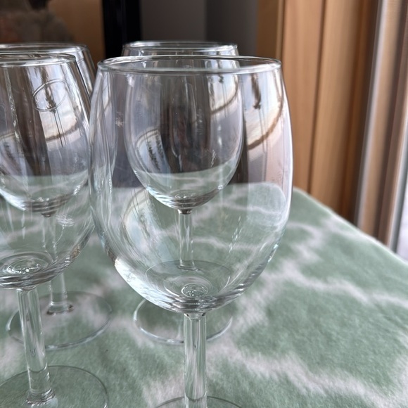 Ikea Svalka Clear Wine Glass Set 4 white 4 red - Picture 3 of 9